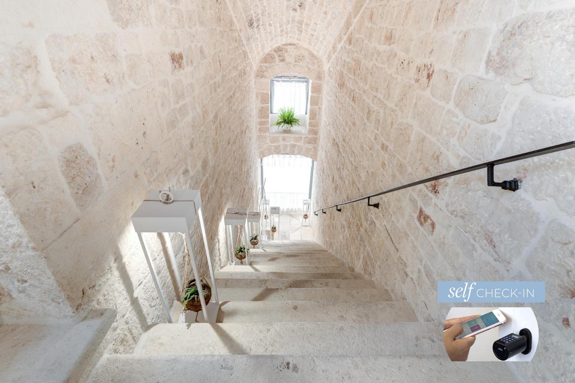 Vico Bianco Raro Smart Rooms Collection Ostuni Extérieur photo