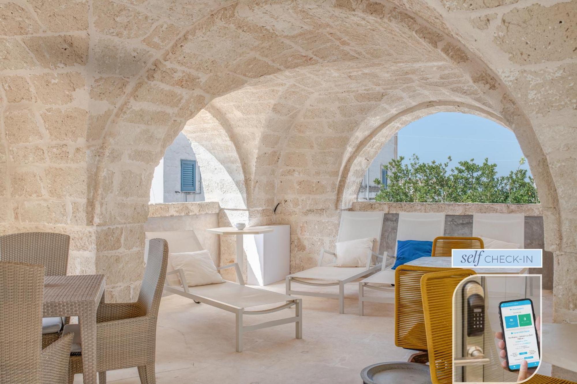 Vico Bianco Raro Smart Rooms Collection Ostuni Extérieur photo