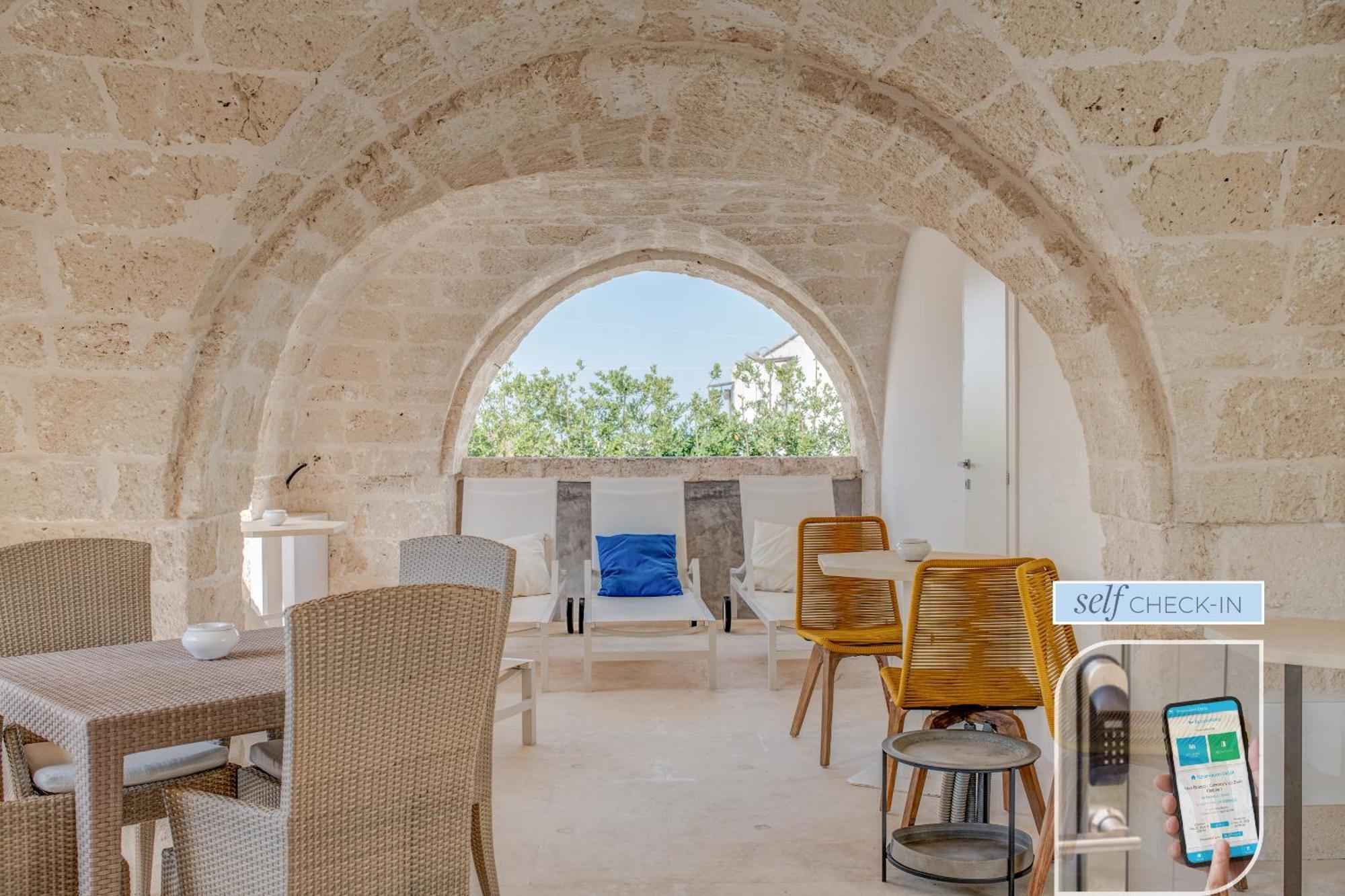 Vico Bianco Raro Smart Rooms Collection Ostuni Extérieur photo